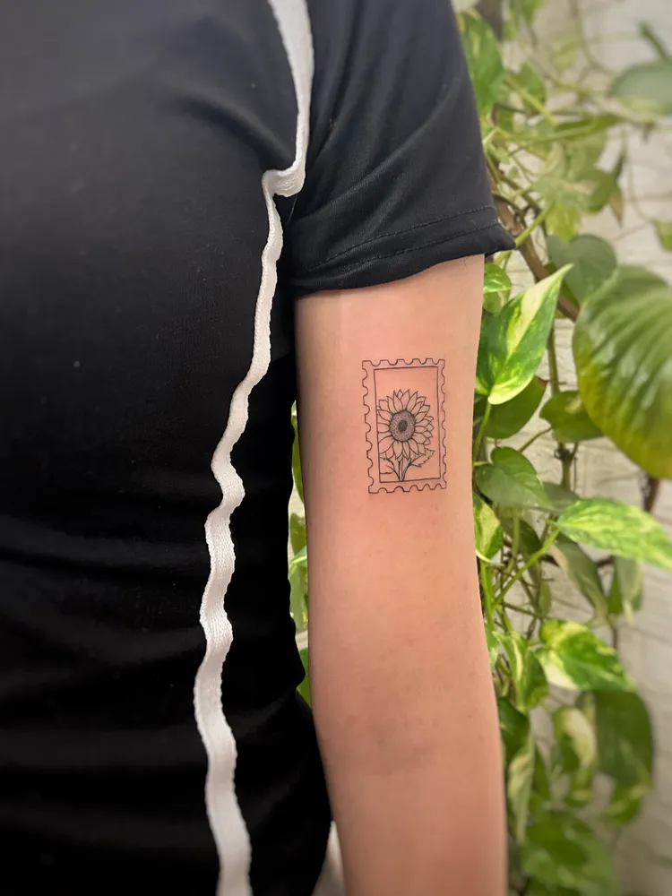 Ornamental Mandala Crescent Pattern